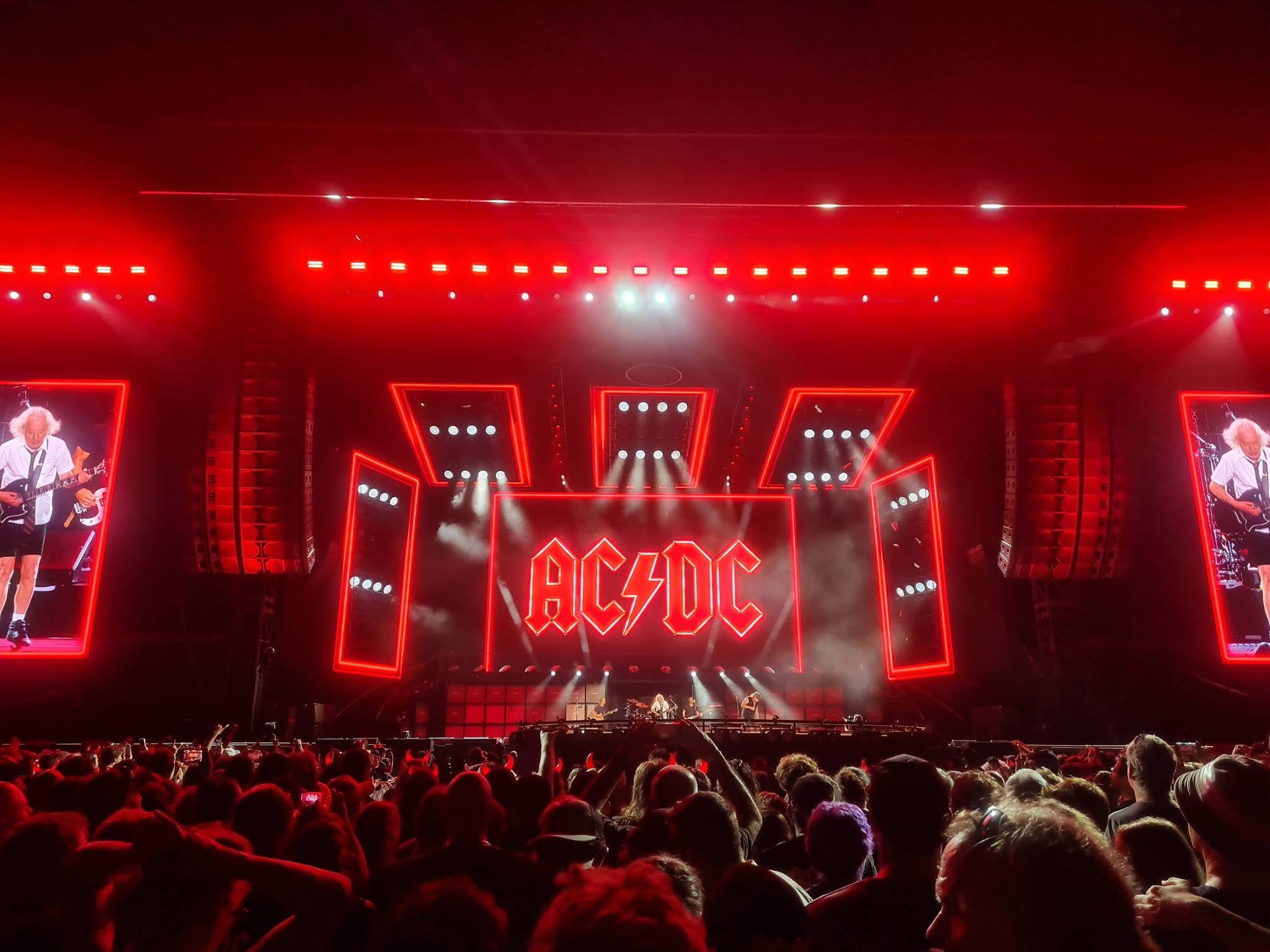 AC/DC — November 2025 — photo 2