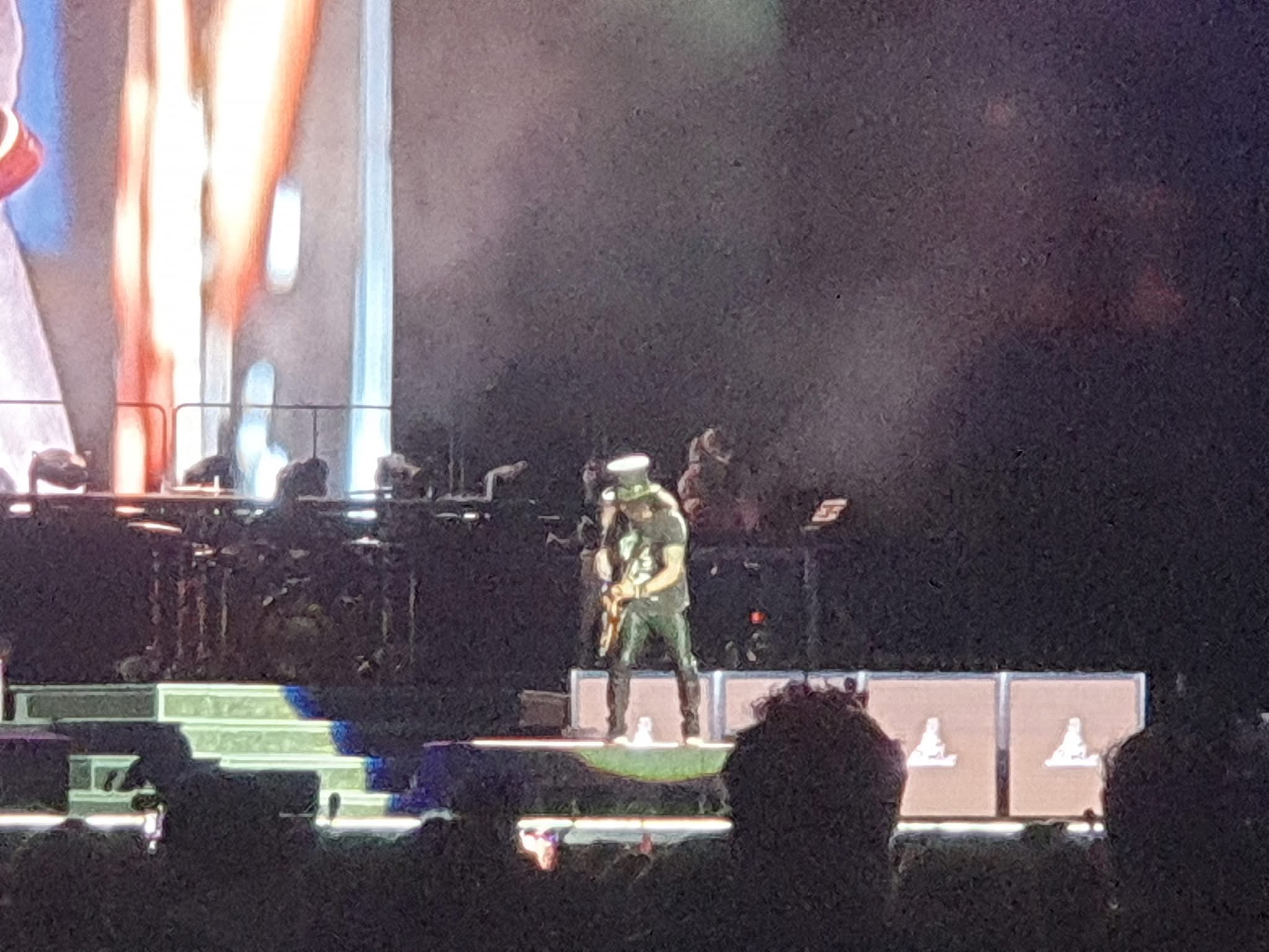 Guns N’ Roses — November 2022 — photo 3